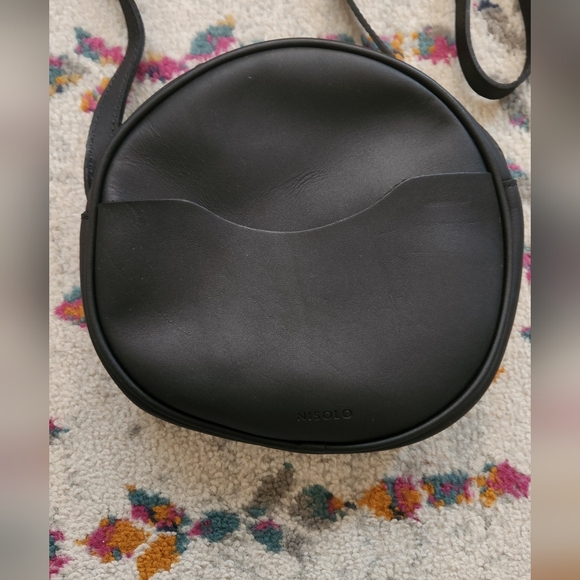 Nisolo Black Leather Crossbody Bag - Picture 7 of 9